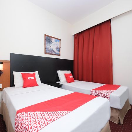 Hotel Sri Sutra - Sungai Buloh Петалінг-Джая Екстер'єр фото