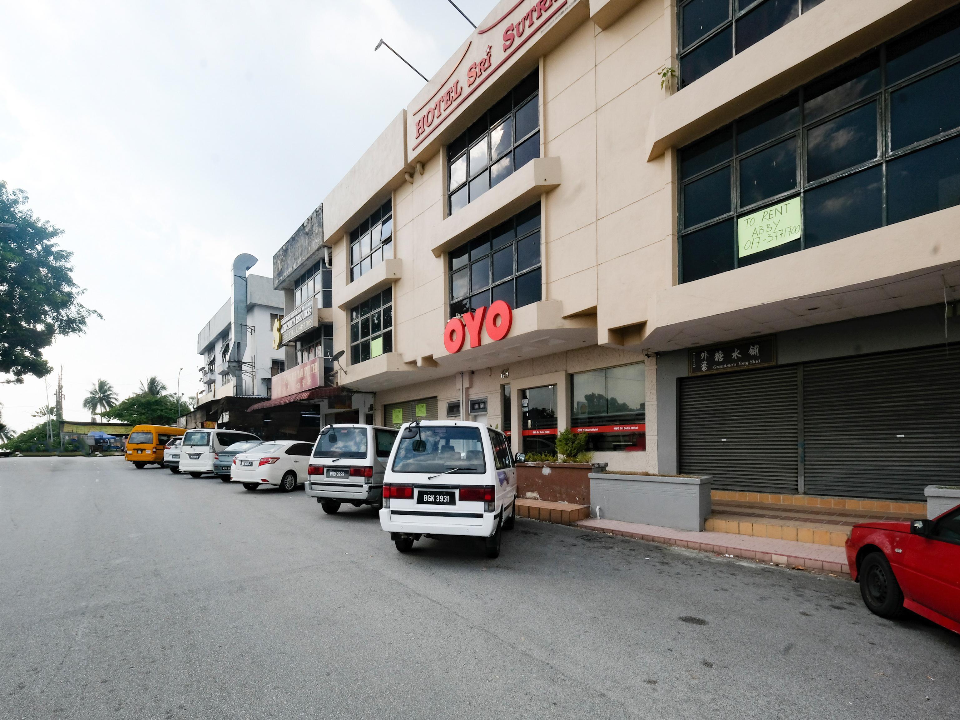 Hotel Sri Sutra - Sungai Buloh Петалінг-Джая Екстер'єр фото